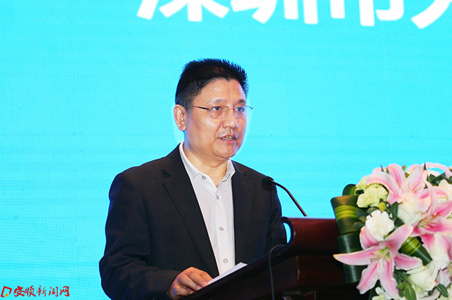 王虎善出席招商引资推介会并致辞.JPG 王虎善出席招商引资推介会并致辞.JPG