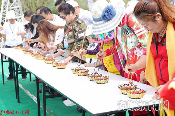 《夹樱桃》比赛-(1).jpg