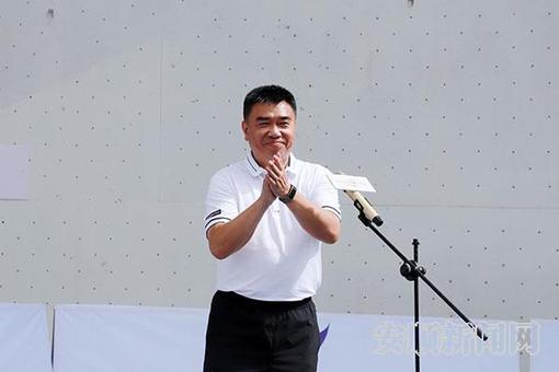 吴涛宣布“2018中国攀岩联赛(贵州紫云)”开幕.JPG 吴涛宣布“2018中国攀岩联赛(贵州紫云)”开幕.JPG