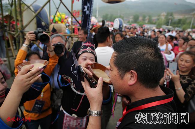 迎宾.JPG