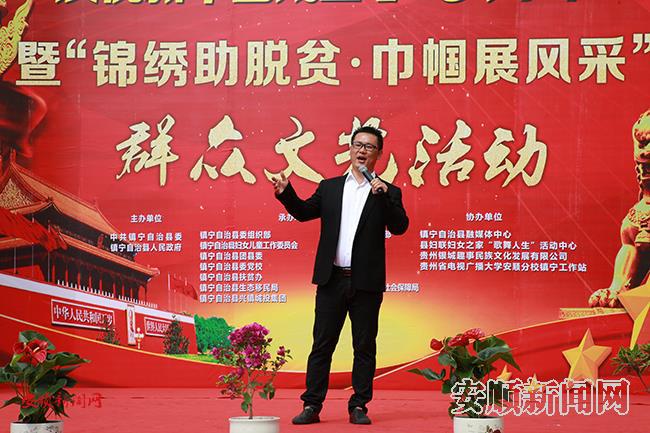 独唱《喊一声扶贫干部》.JPG