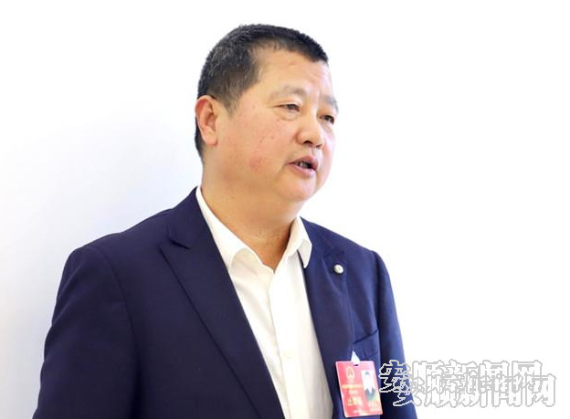 话题：交通建设取得重大成就——市人大代表黄金辉
