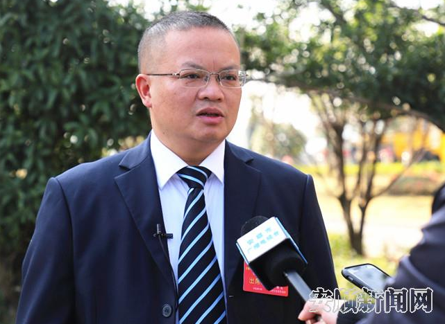 关岭自治县县长韦朝虎：巩固提升脱贫攻坚成果 抓牢抓好经济发展工作