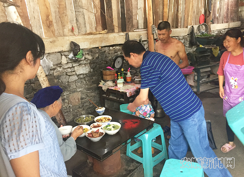 “娃娃把书读出来，情况会更好”——陈方会小康赶路记