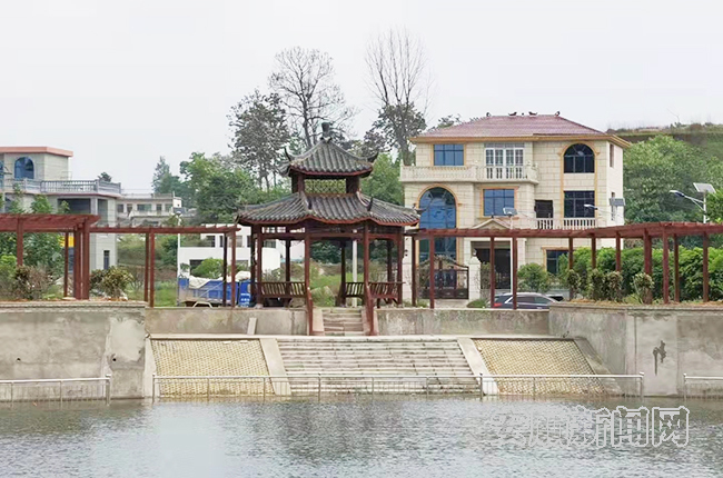 黄腊乡羊边城村： 美化环境 树立新风 乐享家园