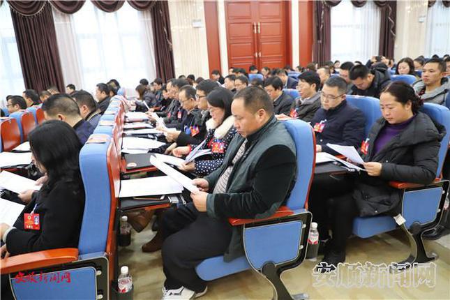 会议现场（放周大勃报告里面 分散放）   (1).JPG