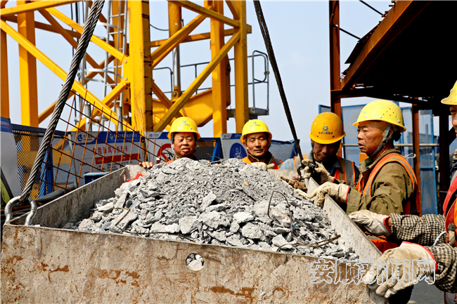 “我在山里建高桥”——记花江峡谷大桥建设者