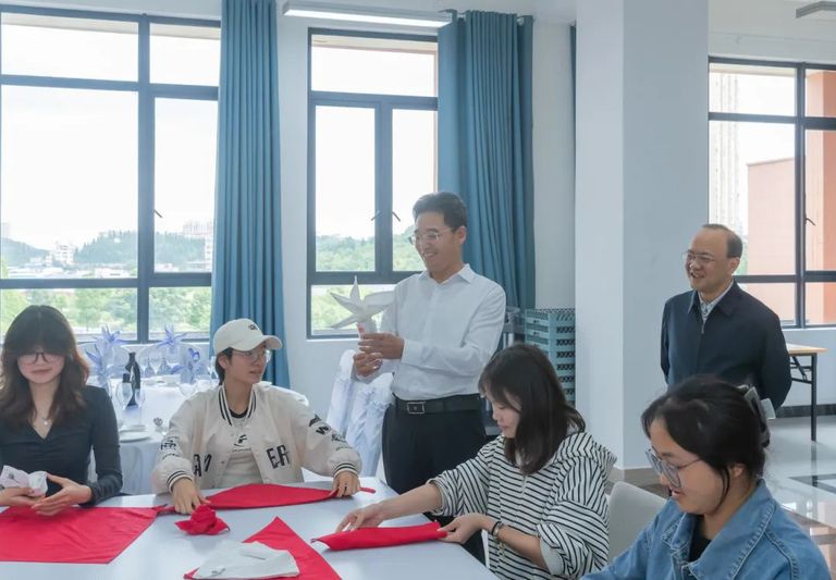 安顺学院旅游学院调研.jpg