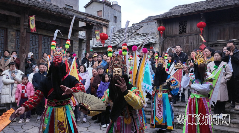 中国旅游日：我市各景区迎来客流小高峰